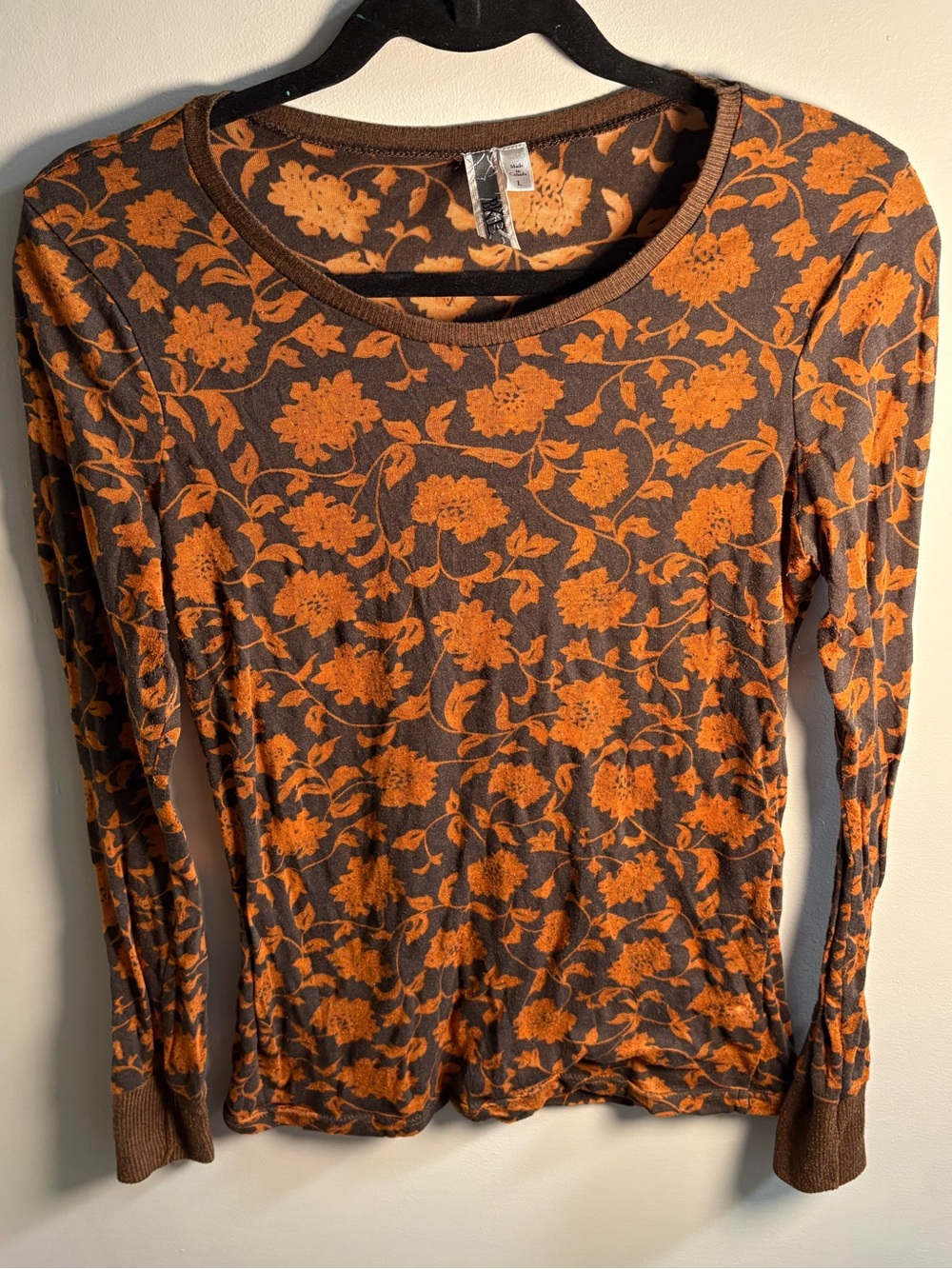 Vintage Buckle (BKE) Brown and Burnt Orange Floral Long-Sleeve Top